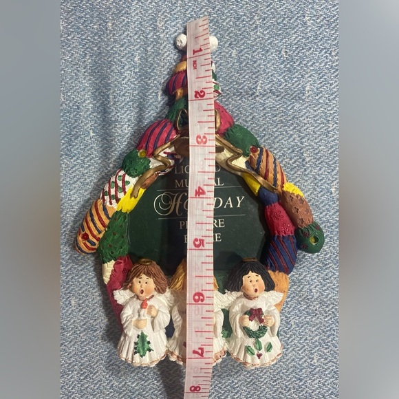 Christmas Frame Vintage Lighted and Musical Needs Battery NEW - Picture 6 of 6